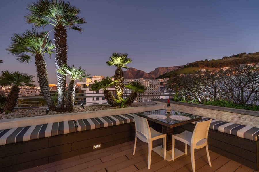 To Let 2 Bedroom Property for Rent in Green Point Western Cape